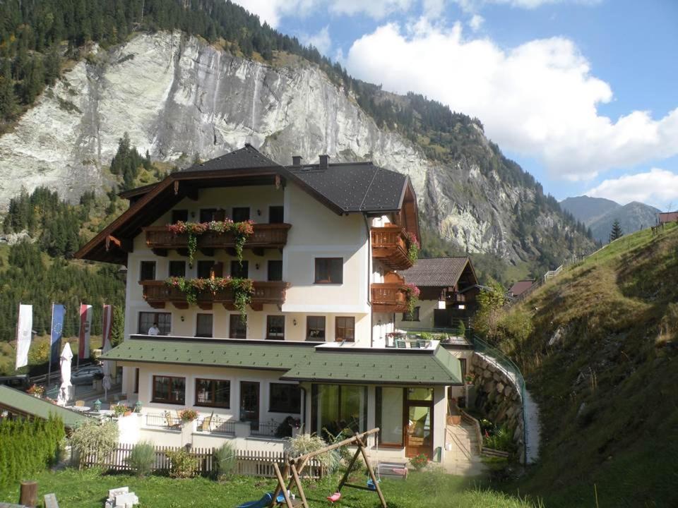 Naturhotel Huettenwirt Im Grossarltal Huttschlag Exterior photo